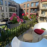 Spacious Old Town Apt, 3 Rooms, Sleeps 6-7 Διαμέρισμα *