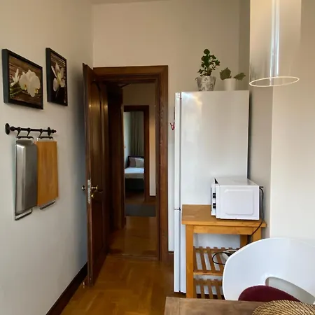 Spacious Old Town Apartment, 3 Rooms, Free Parking, Sleeps Up To 7 Apartament