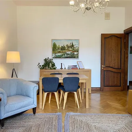2 Min To Island! Spacious Family-sized Old Town Kaunas