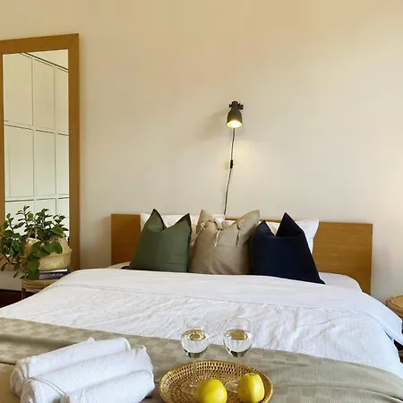 Apartament Spacious Old Town Apartment, 3 Rooms, Free Parking, Sleeps Up To 7 *