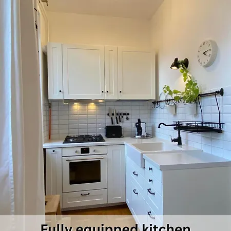 Apartament Spacious Old Town Apartment, 3 Rooms, Free Parking, Sleeps Up To 7 *
