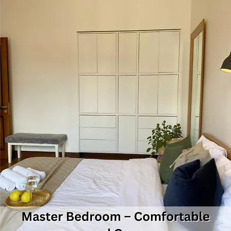 Spacious Old Town Apartment, 3 Rooms, Free Parking, Sleeps Up To 7 Kowno