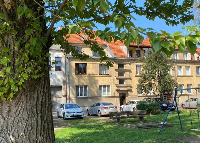 Spacious Old Town Apt, 3 Rooms, Sleeps 6-7 Apartamento *