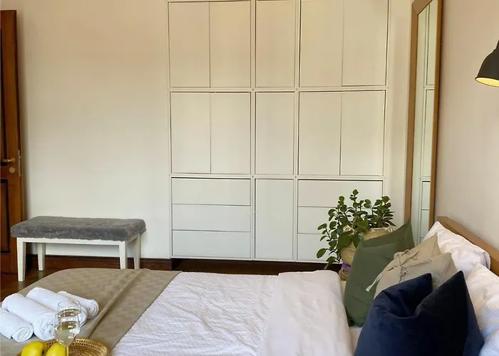 Spacious Old Town Apt, 3 Rooms, Sleeps 6-7 Kaunas