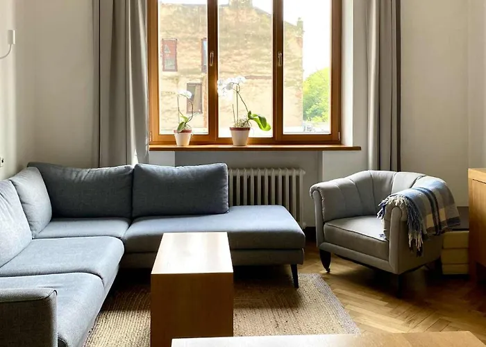 Lejlighed Spacious Old Town Apt, 3 Rooms, Sleeps 6-7