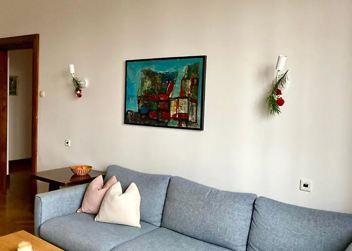 Apartamento Spacious Old Town Apt, 3 Rooms, Sleeps 6-7 *